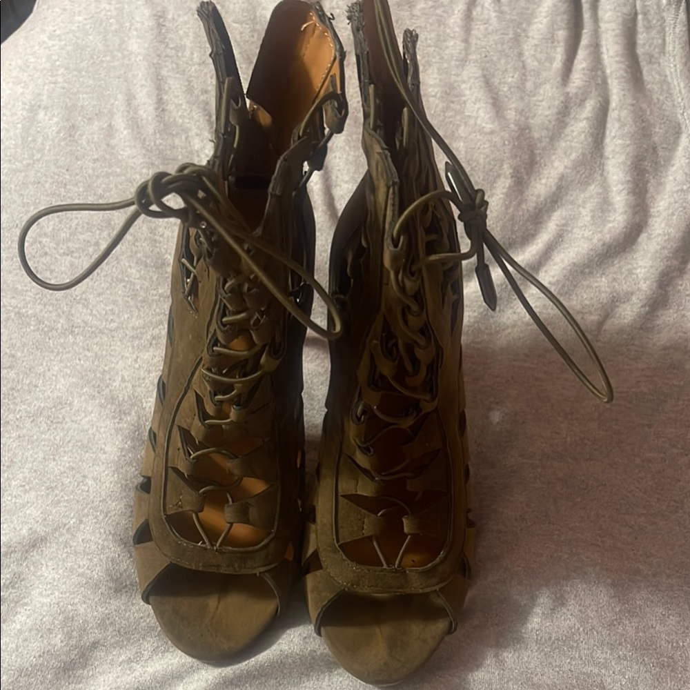 Stylish Green Lace-Up Women's Shoes